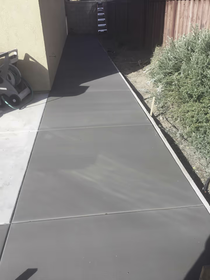 Residential Concrete Walkways and Flatwork — photo 1